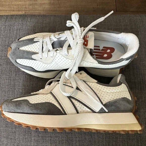 New Balance 327 Perforated Leather and Suede mix Women's 6.5 Men 5 (rare find) - Picture 3 of 9